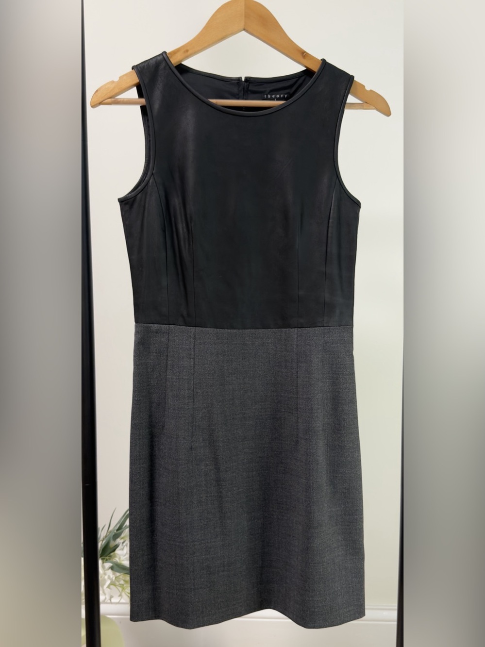 Theory Tirionne C Magistrate Leather Wool Sheath Dress Black Charcoal Size 2